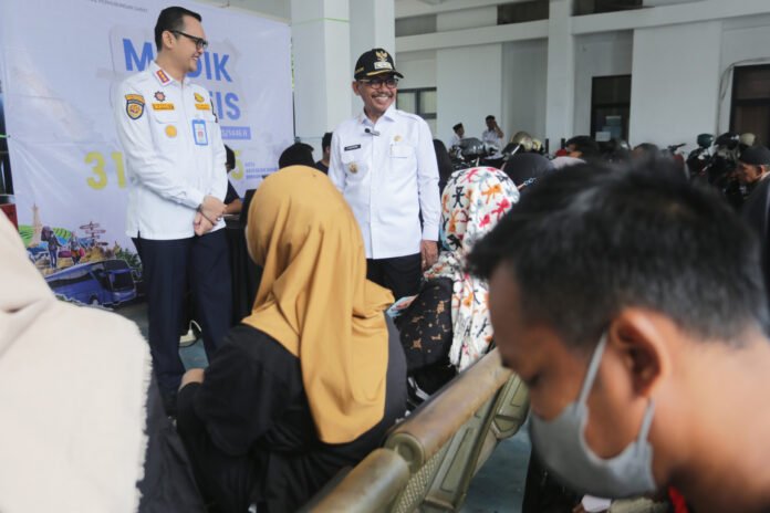 50309jelang-arus-mudik-lebaran-sachrudin-cek-kesiapan-mudik-gratis-50309 (1)