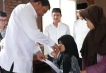 Bareng Tangerang Youth Center, Bupati Maesyal Berikan Santunan ke Anak Yatim