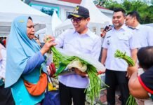 Hadiri Bazar Murah Ramadan di Setu, Wakil Wali Kota Pilar Saga: Ringankan Beban Masyarakat