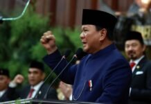 Presiden Prabowo Minta Turunkan Harga Tiket Pesawat dan Haji