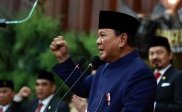 Presiden Prabowo Minta Turunkan Harga Tiket Pesawat dan Haji