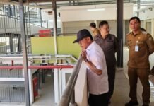 Sachrudin Cek Kondisi Revitalisasi Bangunan Pasar Anyar