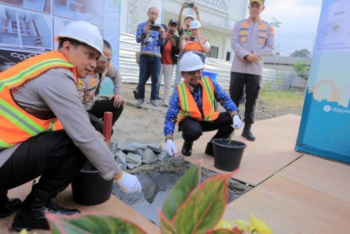SACHRUDIN - PELETAKAN BATU PERTAMA PARKIR POLRES 02