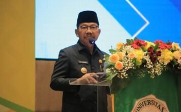 Hadiri Wisuda VI Universitas Raharja, Sachrudin Ajak Wisudawan Berkontribusi Nyata untuk Kota Tangerang