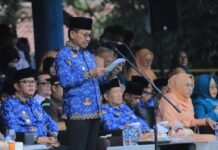 Upacara Peringatan Harlah Pancasila, Walikota Tangerang Bagikan Ribuan Bendera Merah Putih