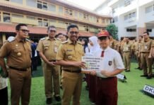 DLH Kota Tangerang Serahkan Hadiah Pemenang Lomba GPBLHS 2025, Ini Daftar Pemenangnya