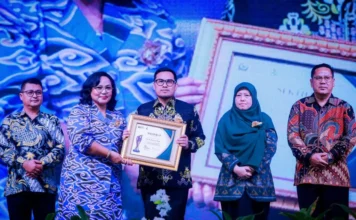 Tangsel Terima Penghargaan Bidang Komunikasi dan Keterbukaan Informasi Publik Terbaik