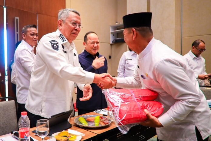 BENYAMIN - BAGI BAGI BENDERA