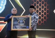 Komitmen Terhadap Dunia Pendidikan, Sachrudin Terima Penghargaan Urban Education Leadership Award