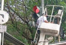 Pastikan Kelancaran dan Keamanan Berlalu Lintas, Dishub Kota Tangerang Lakukan Perawatan Berkala Traffic Light