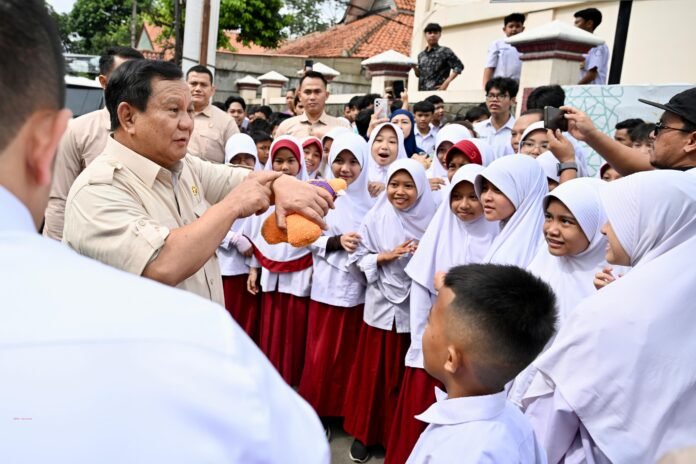 Insiden Keracunan Warnai Program MBG, Prabowo Janjikan Pengetatan SOP Dapur Umum