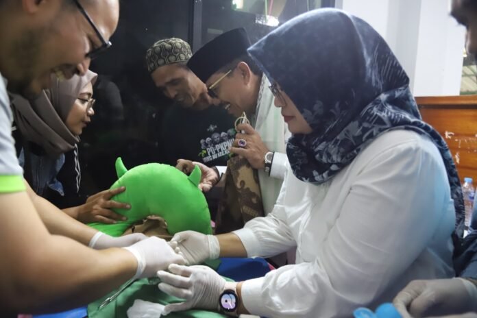54703sunat-massal-gratis-ramaikan-tradisi-maulid-nabi-di-masjid-jami-kali-pasir-kota-tangerang-547031 Sambut Maulid, Masjid Jami Kali Pasir Kota Tangerang Gelar Sunatan Massal Gratis