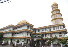 Intip Perjalanan Masjid Agung Al-Ikhlas Ciledug, Bekas Pasar Sampai Jadi Sentra Dakwah di Kota Tangerang Intip Perjalanan Masjid Agung Al-Ikhlas Ciledug, Bekas Pasar Sampai Sentra Dakwah di Kota Tangerang
