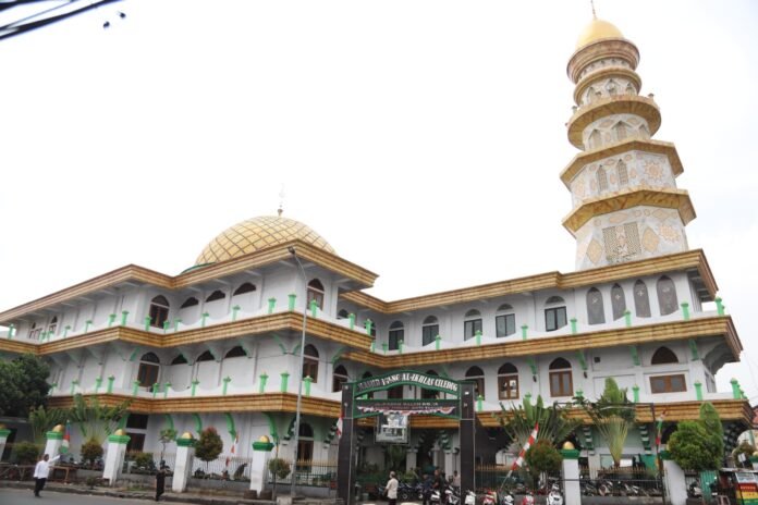 54717sejarah-masjid-agung-al-ikhlas-ciledug-dari-bekas-pasar-sampai-sentra-dakwah-di-kota-tangerang-547171 Intip Perjalanan Masjid Agung Al-Ikhlas Ciledug, Bekas Pasar Sampai Sentra Dakwah di Kota Tangerang