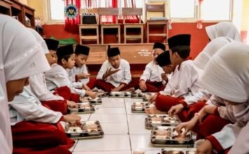 Tiga Lapis Pengawasan, Siswa Serang Nikmati Makan Bergizi Gratis Tanpa Was-was Tiga Lapis Pengawasan, Siswa Serang Nikmati Makan Bergizi Gratis Tanpa Was-was
