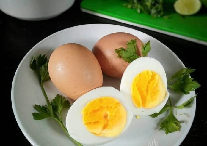 Tak Perlu Takut Kolesterol, Ini 7 Manfaat Makan Telur Rebus Tiap Hari