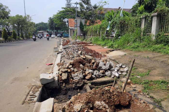 9584 Revitalisasi Pedestrian Ciater Tangsel Dinilai Akan Lebih Nyaman,Ramah Difabel dan Estetis