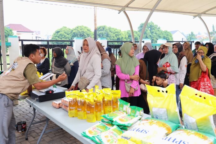 9600 Harga Terjangkau, Gerakan Pangan Murah Tangsel di Ciputat Timur Disambut Antusias Warga