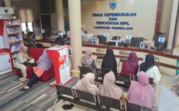 Disdukcapil Jemput Bola, Kejar Ribuan Warga Pandeglang yang Belum Rekam KTP Disdukcapil Jemput Bola, Kejar Ribuan Warga Pandeglang yang Belum Rekam KTP