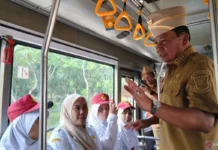 Komitmen Bangun Generasi Gemilang, Bupati Maesyal Rasyid: Sekolah Gratis, Transportasi Juga Gratis! Komitmen Bangun Generasi Gemilang, Bupati Maesyal Rasyid: Sekolah Gratis, Transportasi Juga Gratis!