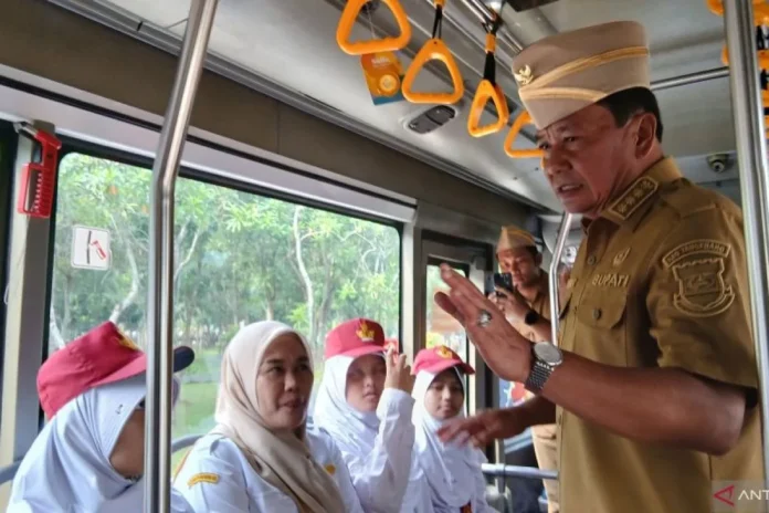 1000158158.jpg Komitmen Bangun Generasi Gemilang, Bupati Maesyal Rasyid: Sekolah Gratis, Transportasi Juga Gratis!