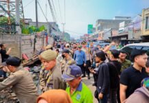 Untuk Kenyamanan Warga, Pemkot Tangsel Tertibkan PKL dan Parkir Liar di Kawasan Pasar Serpong Untuk Kenyamanan Warga, Pemkot Tangsel Tertibkan PKL dan Parkir Liar di Kawasan Pasar Serpong
