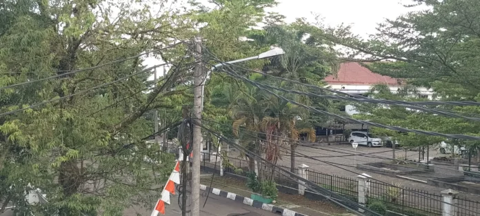 IMG-20251002-WA0252-scaled Begini Respon Dishub Pandeglang Setelah Warga Tagih Janji Penerangan Jalan