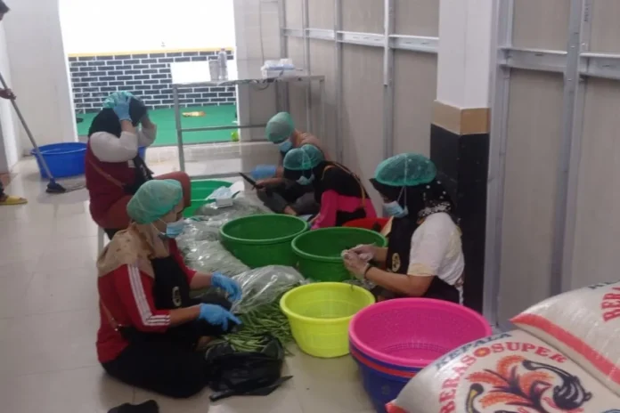 IMG-20251009-WA0009.jpg Tak Sekadar Makan Sehat, Program MBG Buka 4.815 Lapangan Kerja di Lebak