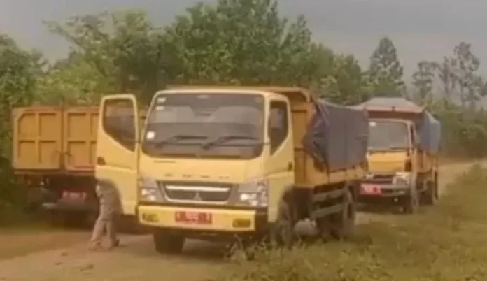 IMG-20251009-WA0016 Sampah dari Serang Dibuang ke Lebak, DLH Pasang Papan Larangan di Lokasi Viral