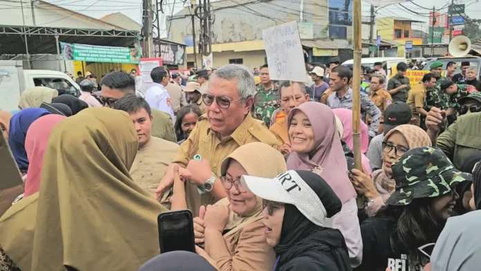 IMG-20251013-WA0139 Benyamin Pasang Badan untuk Warga, Tolak Penutupan Jalan oleh BRIN
