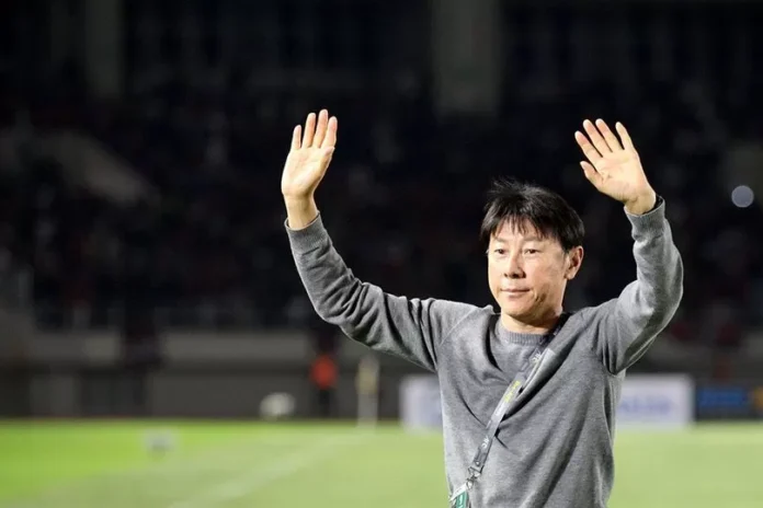 Shin-Tae-Yong-3-1584618511 Shin Tae-yong Akui Siap Kembali: Fans Indonesia Sudah Beri Saya Banyak Hal