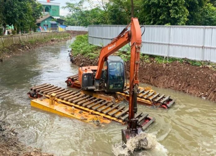 bank-foto-xMcTJNzL1Z3KSXQ5Gj1y1759820124 Langkah Antisipatif, Pemkot Tangerang Normalisasi Sungai dan Drainase Serentak