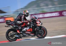 Pole Position Dramatis: Bezzecchi Tercepat, Tiga Pembalap Tumbang di Mandalika Pole Position Dramatis: Bezzecchi Tercepat, Tiga Pembalap Tumbang di Mandalika