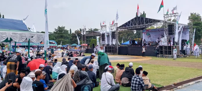 Pandeglang Berzikir: Ribuan Jemaah Hadiri Istighosah Kubro Bersama HRS