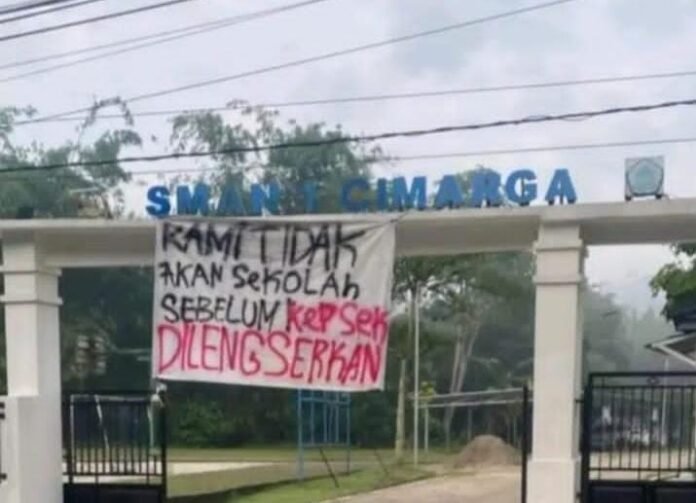 Viral Kasus Kepsek SMAN Cimarga: Disiplin Siswa Berakhir di Polisi, 630 Murid Mogok Sekolah