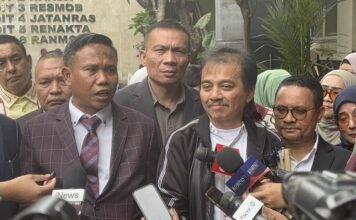 Tak Ditahan dalam Kasus Ijazah Jokowi, Kuasa Hukum Klaim Simpati Publik Jadi Penentu Tak Ditahan dalam Kasus Ijazah Jokowi, Kuasa Hukum Klaim Simpati Publik Jadi Penentu