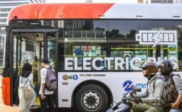 Subsidi Tepat Sasaran, Pekerja Bergaji Dibawah Rp 6,2 Juta Dapat Nikmati Transportasi Gratis di DKI Subsidi Tepat Sasaran, Pekerja Bergaji Dibawah Rp 6,2 Juta Dapat Nikmati Transportasi Gratis di DKI