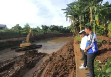 Cegah Banjir, Pemkot Tangerang dan Warga Bergerak Bersihkan Kali Angke Cegah Banjir, Pemkot Tangerang dan Warga Bergerak Bersihkan Kali Angke