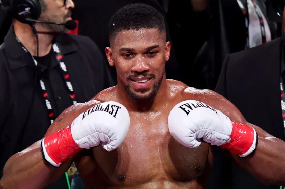 Petinju Kelas Berat Anthony Joshua Terlibat Kecelakaan Fatal Saat Liburan di Nigeria