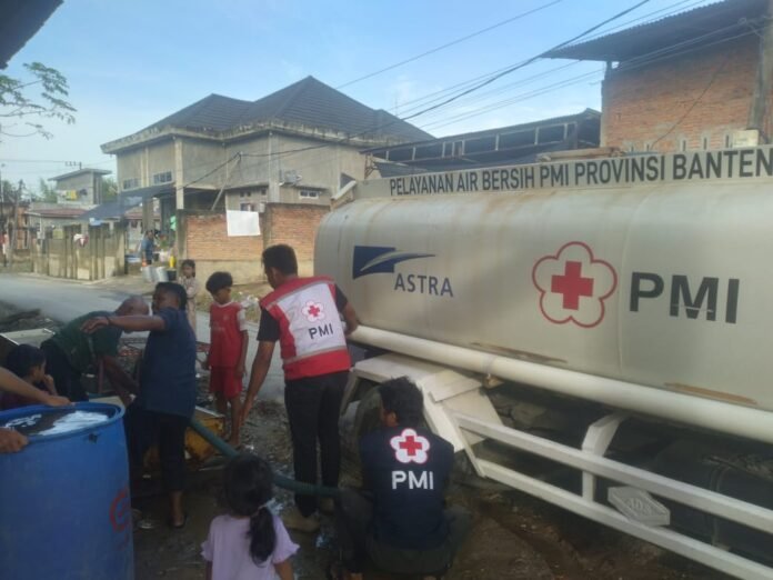 Tak Kenal Waktu, PMI Kabupaten Tangerang Terus Bergerak Bantu Korban Banjir Bandang Aceh