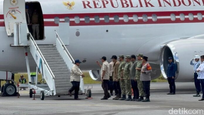 Pastikan Akses Pulih, Prabowo Tinjau Jembatan Bailey Sungai Garoga