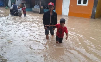Banjir Rendam Permukiman dan Kantor Desa Baros, BPBD Turunkan TRC Banjir Rendam Permukiman dan Kantor Desa Baros, BPBD Turunkan TRC