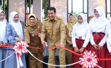 Bus Sekolah Gratis Tangerang Kini Punya Tujuh Halte Khusus Bus Sekolah Gratis Tangerang Kini Punya Tujuh Halte Khusus