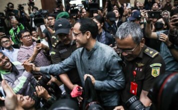 Didakwa Rugikan Negara Rp 2,1 Triliun, Nadiem Makarim Terseret Korupsi Laptop Pendidikan Didakwa Rugikan Negara Rp 2,1 Triliun, Nadiem Makarim Terseret Korupsi Laptop Pendidikan