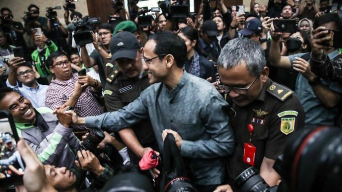 nadiem-makarim-hadiri-sidang-perdana-kasus-chromebook-1767589070364_169 Didakwa Rugikan Negara Rp 2,1 Triliun, Nadiem Makarim Terseret Korupsi Laptop Pendidikan