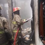 Asap Membumbung di Bukit Cireundeu, Damkar Tangsel Bergerak Cepat Padamkan Kobaran