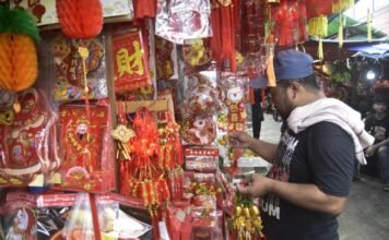 Lampion, Toleransi, dan Rezeki: UMKM Pasar Lama Panen Jelang Imlek