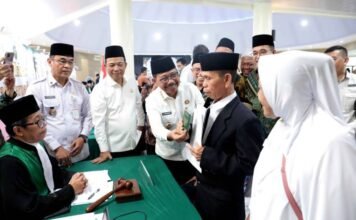 Bahagia Dapat Buku Nikah, Ratusan Keluarga Tangerang Peroleh Kepastian Hukum