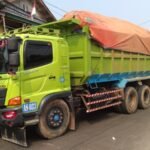 Bupati Maesyal Ambil Langkah Tegas: Angkutan Tambang Dihentikan, Jalan Diperbaiki