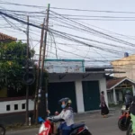 Kabel Semrawut Ancam Warga, Tangerang Diminta Segera Benahi!